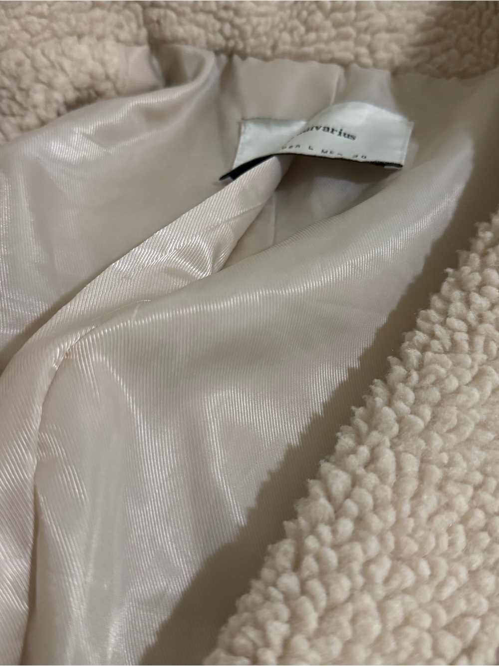 Stradivarius Plush Teddy Jacket in Cream - Picture 5 of 9